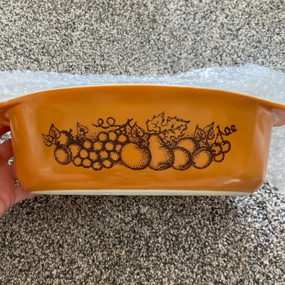 PYREX Vintage 70's Old Orchard 2.5 Clear Cover
Casserole Dish